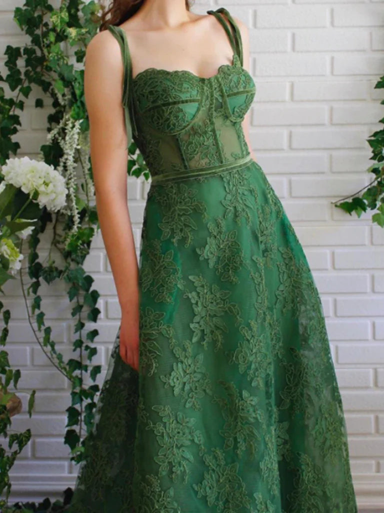 Glamorous Lace Prom Dresses A-line Backless Appliqued Gowns