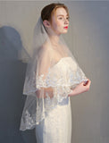 Two-tier/ Lace Applique Edge Wedding Veil Fingertip Veils with Appliques / Paillette 33.46 in (85cm) Lace / Tulle / Drop Veil