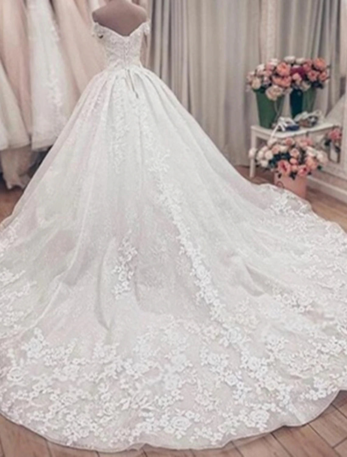 Engagement Formal Wedding Dresses Ball Gown Off Shoulder Cap Sleeve Chapel Train Lace Bridal Gowns With Appliques