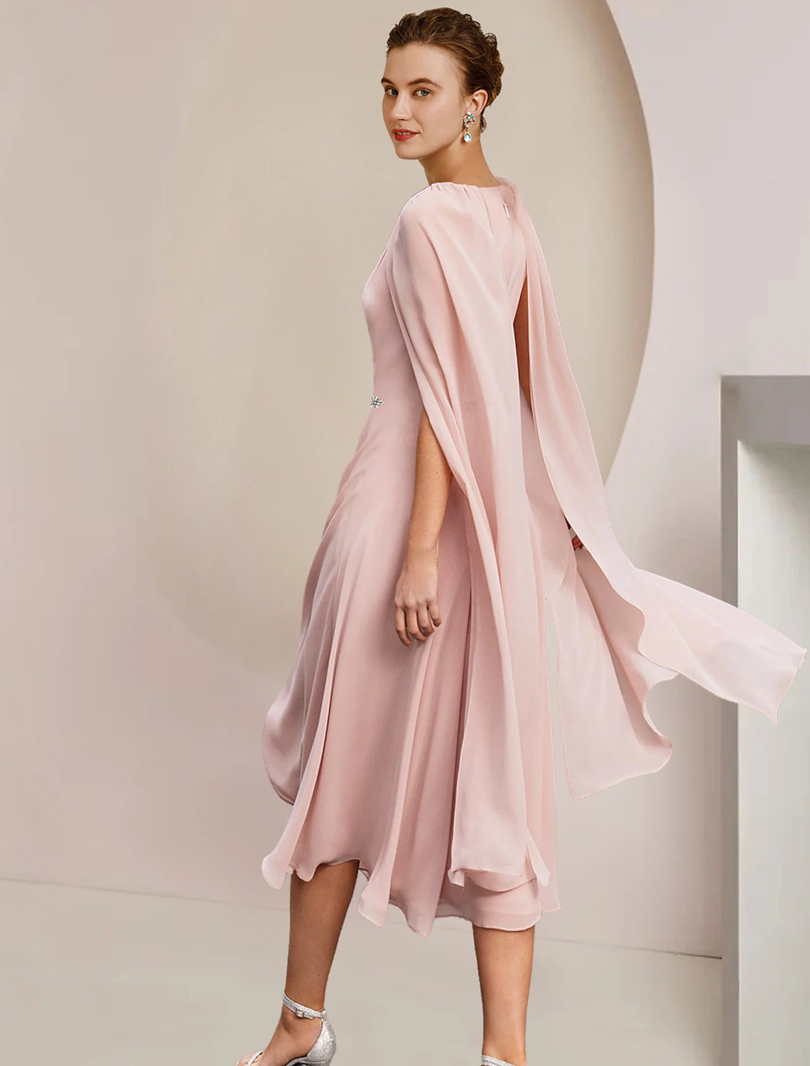 A-Line Mother of the Bride Dress Wedding Guest Party Elegant Scoop Neck Tea Length Chiffon Sleeveless with Pleats Crystal Brooch