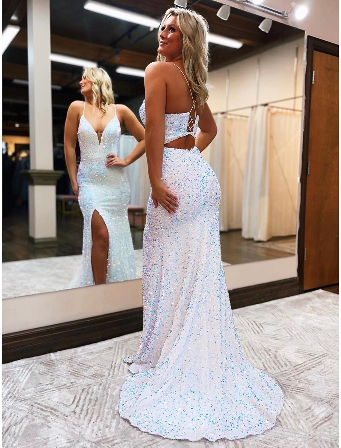 Mermaid / Trumpet Prom Dresses Sparkle & Shine Dress Formal Wedding Party Court Train Sleeveless V Neck Sequined Backless with Sequin Slit