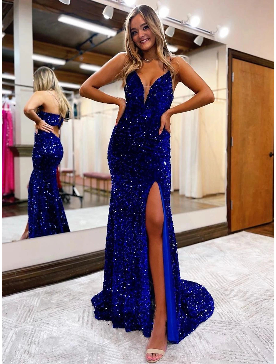 Mermaid / Trumpet Prom Dresses Sparkle & Shine Dress Formal Wedding Party Court Train Sleeveless V Neck Sequined Backless with Sequin Slit