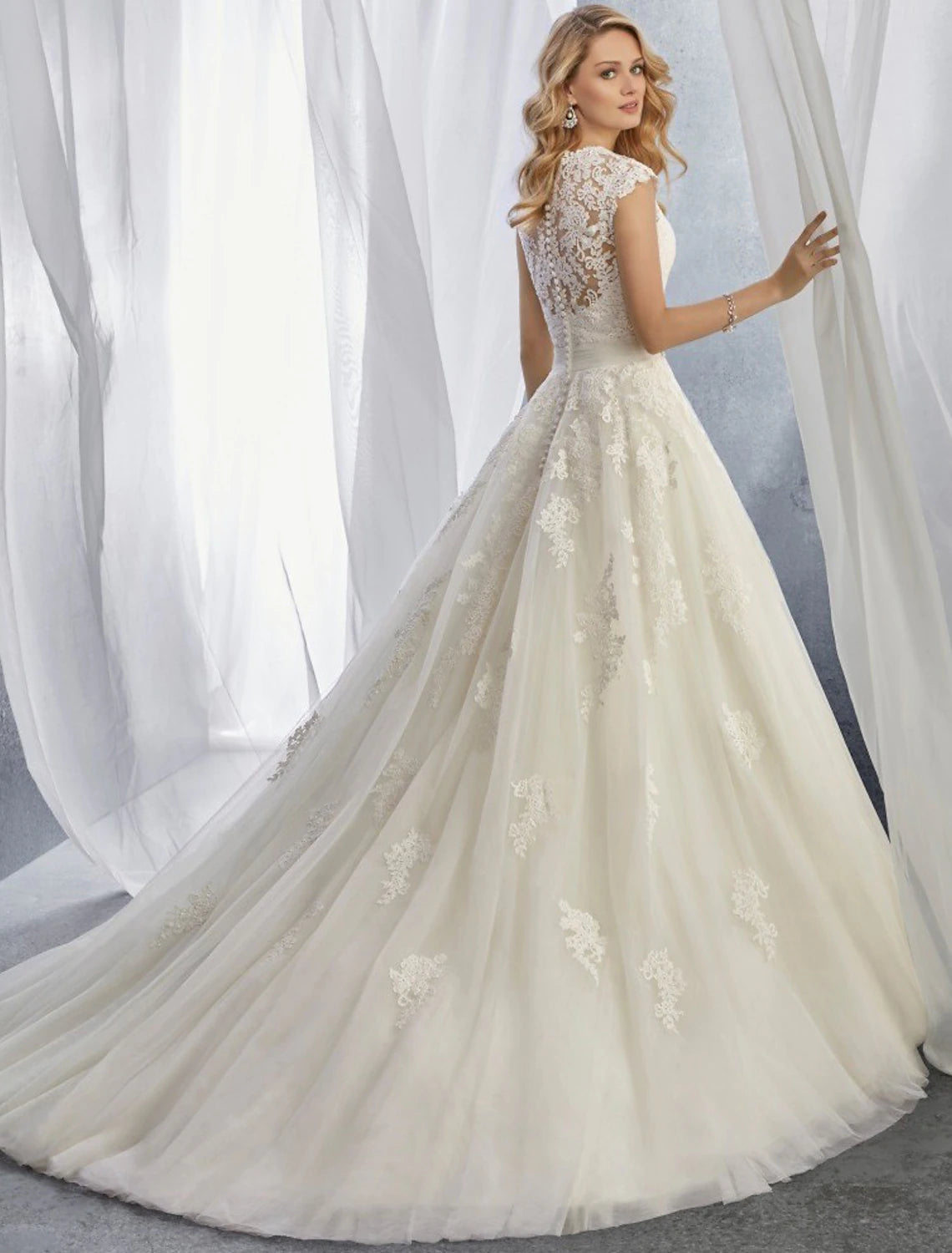 Engagement Formal Wedding Dresses Ball Gown Sweetheart Cap Sleeve Court Train Lace Bridal Gowns With Appliques