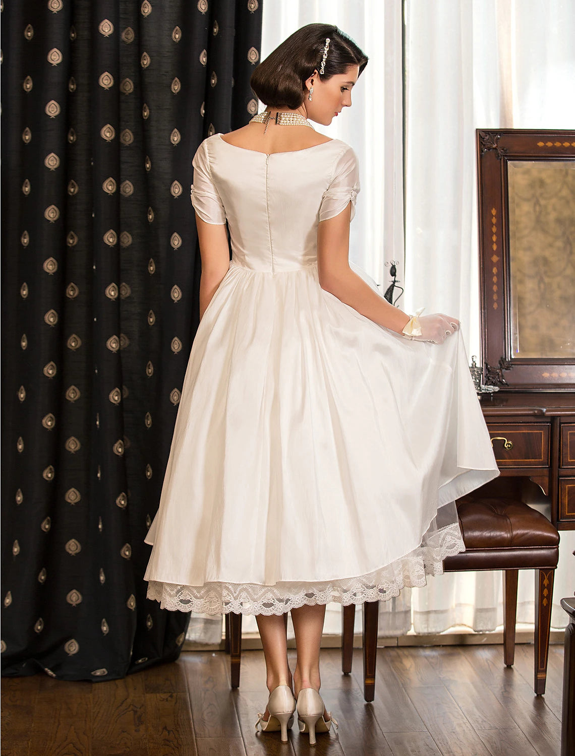 Reception Vintage 1940s / 1950s Little White Dresses Wedding Dresses A-Line V Neck Short Sleeve Tea Length Satin Bridal Gowns With Lace Criss Cross