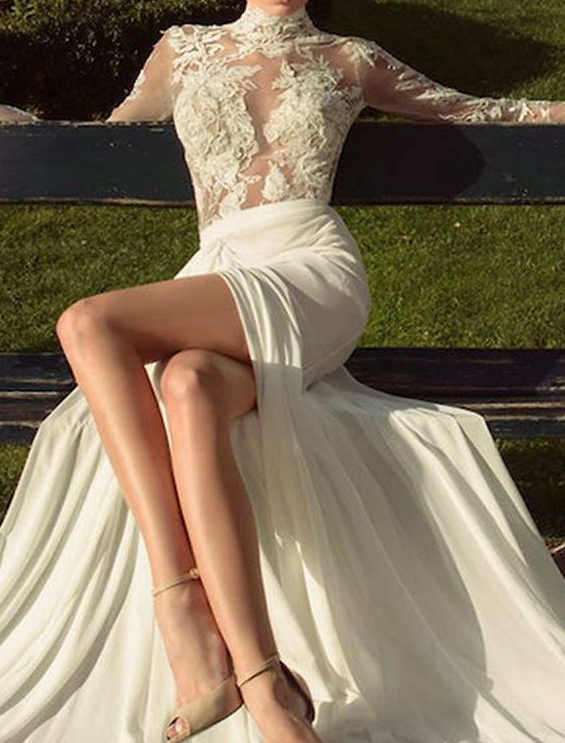 Beach Wedding Dresses A-Line High Neck Long Sleeve Court Train Chiffon Bridal Gowns With