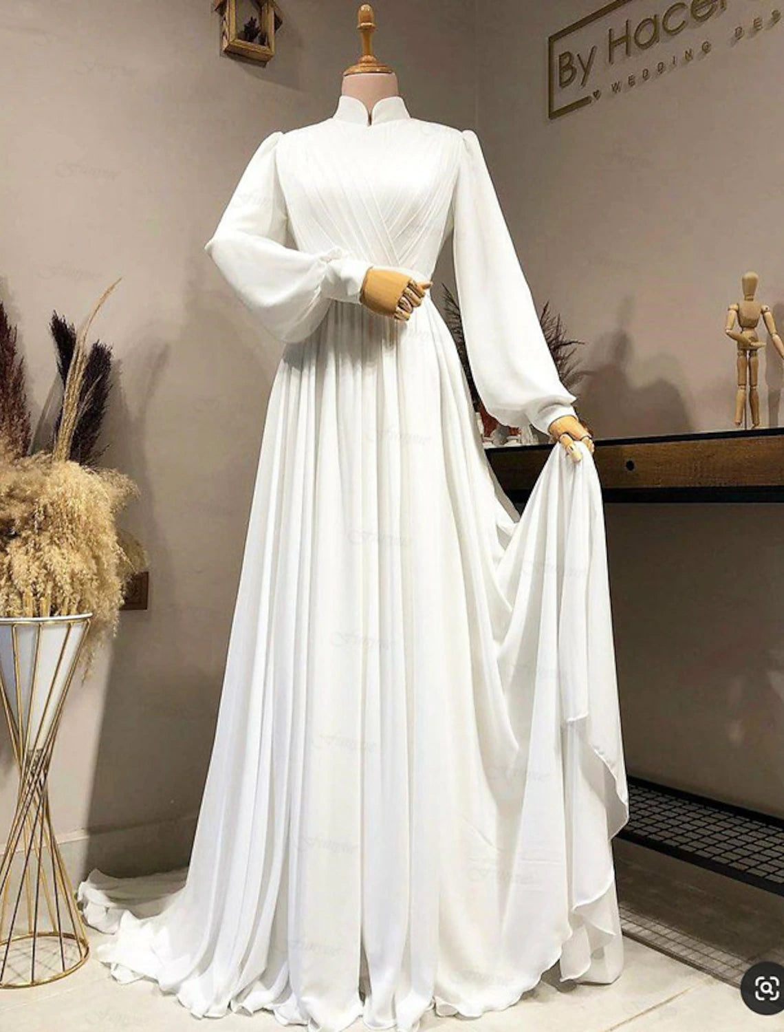 1940s Style Wedding Dresses, Shoes, Accessories