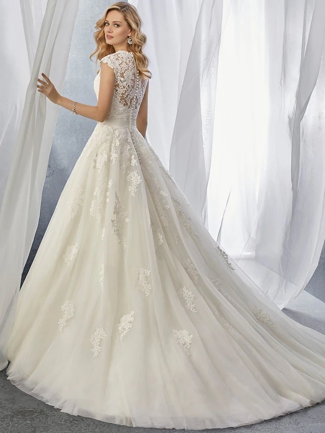 Ball Gown Wedding Dresses Sweetheart Neckline Chapel Train Lace Tulle Regular Straps with Appliques