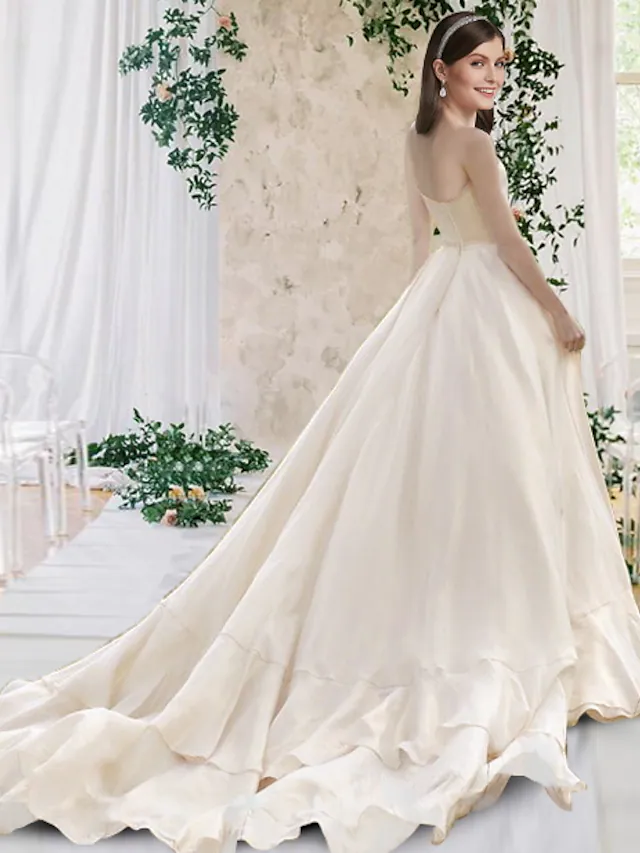 A-Line Wedding Dresses Scoop Neck Chapel Train Chiffon Long Sleeve Formal Simple Luxurious with Pleats