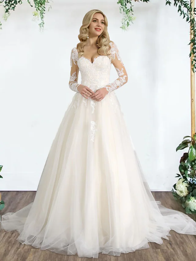 Princess A-Line Wedding Dresses Sweetheart Neckline  Lace Tulle Sleeveless Country Formal Luxurious with Pleats Appliques