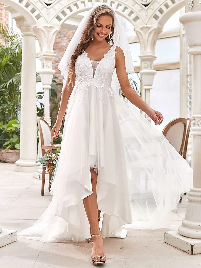 A-Line Wedding Dresses V Neck  Chiffon Lace Tulle Sleeveless Romantic Casual with Lace Ruched Draping
