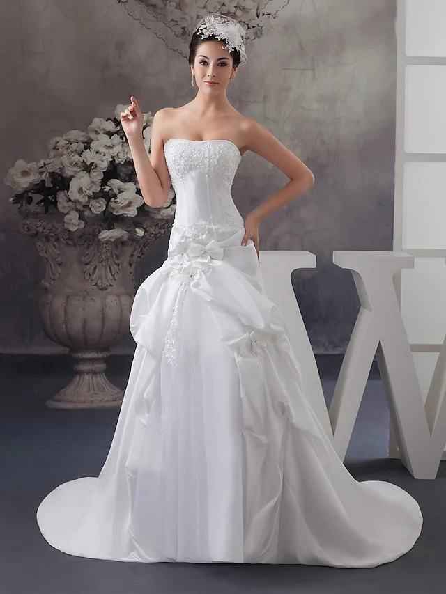 A-Line Wedding Dresses Strapless Court Train Satin Strapless with Beading Appliques