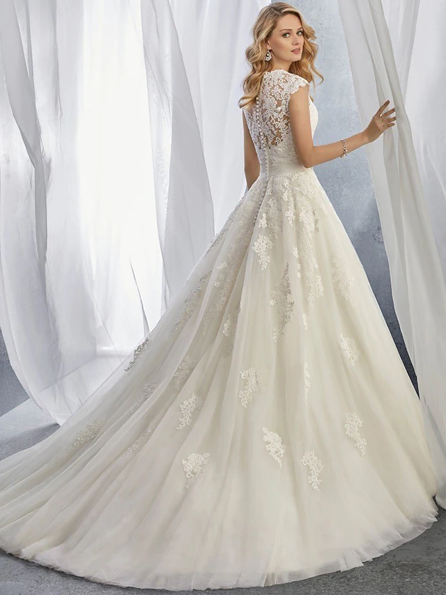 Ball Gown Wedding Dresses Sweetheart Neckline Chapel Train Lace Tulle Regular Straps with Appliques
