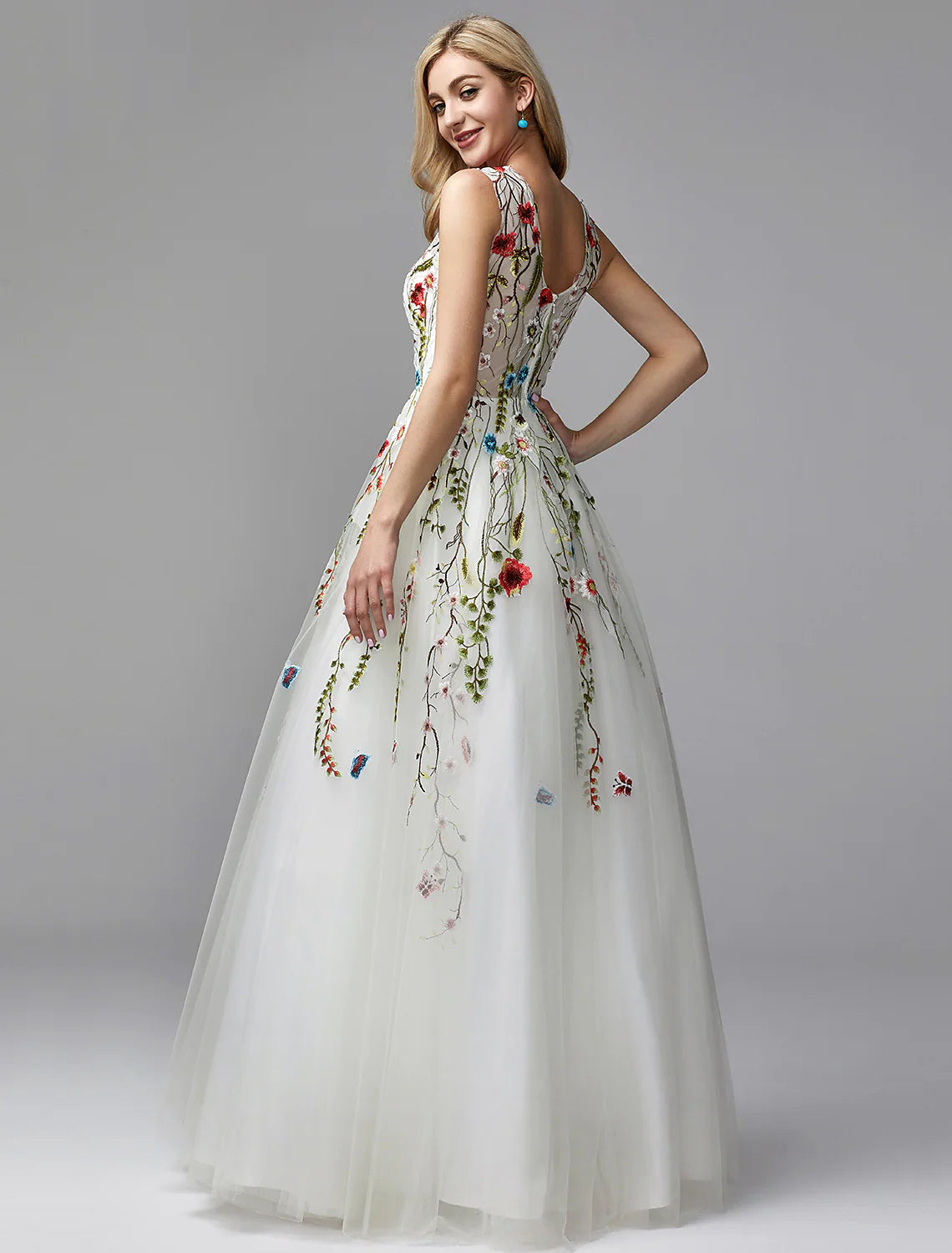 A-Line Special Occasion Dresses White Dress Homecoming Floor Length Sleeveless V Neck Lace with Embroidery Appliques